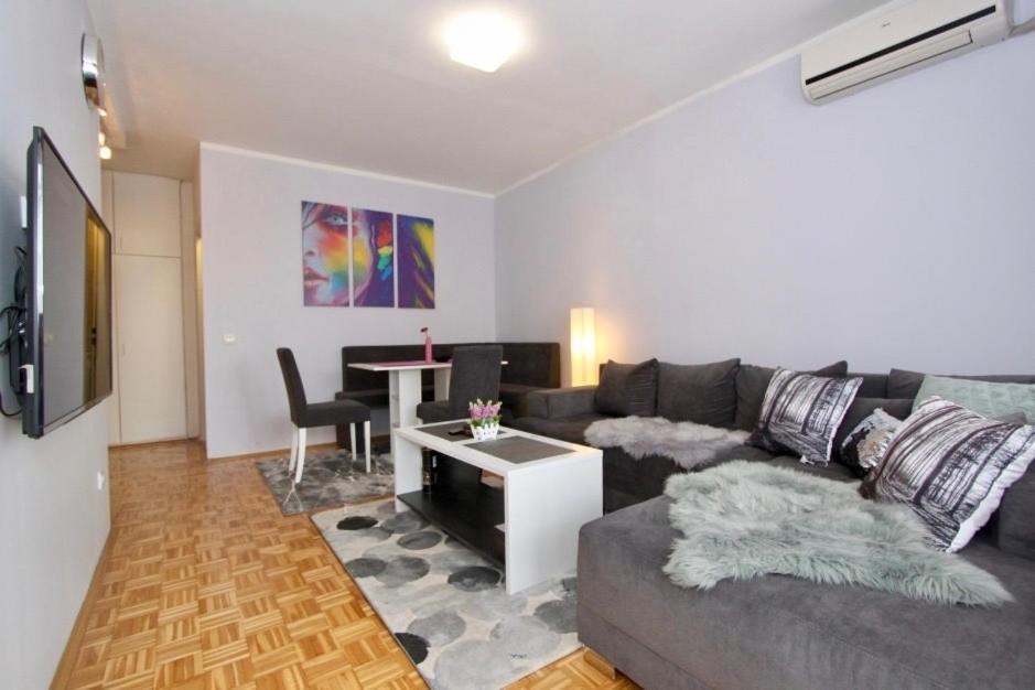 Cezar Apartment Белград Экстерьер фото